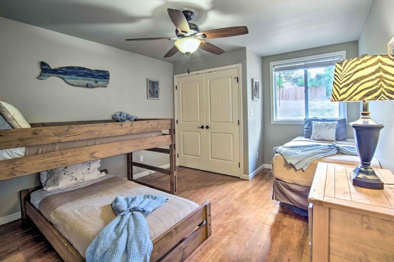 Coos Bay Retreat Less Than 2 Mi To Marina And Casino! Exterior photo